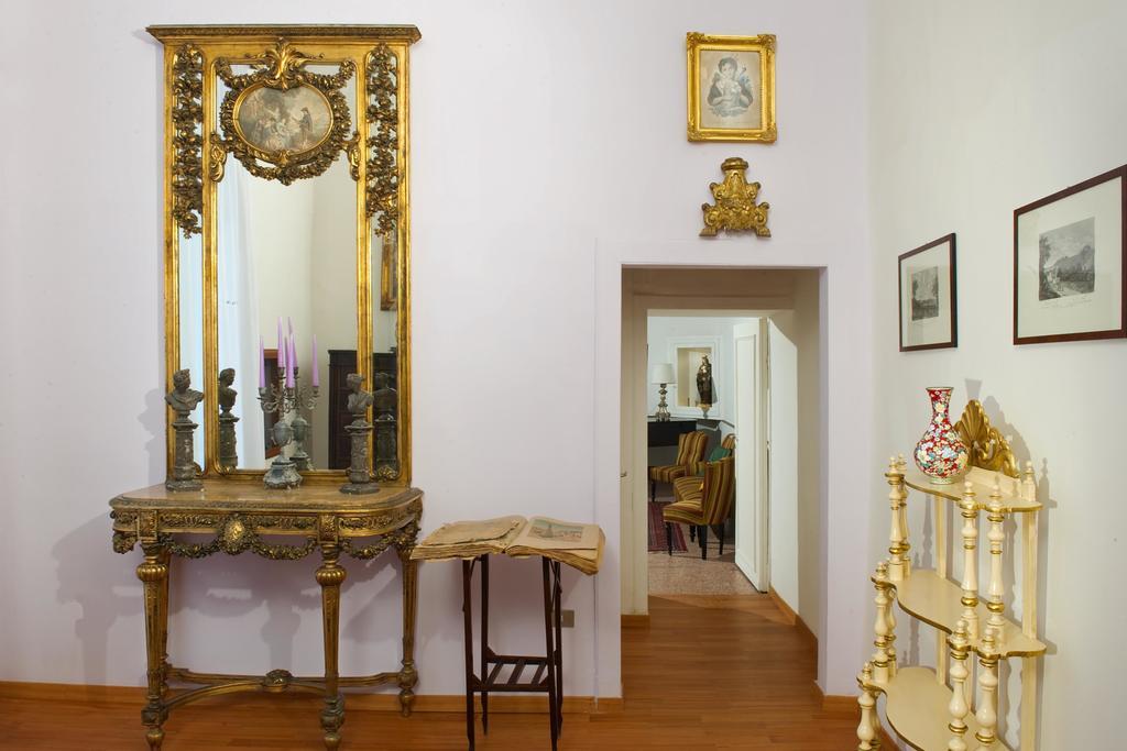 ナポリDomus Decumanaアパートメント 部屋 写真